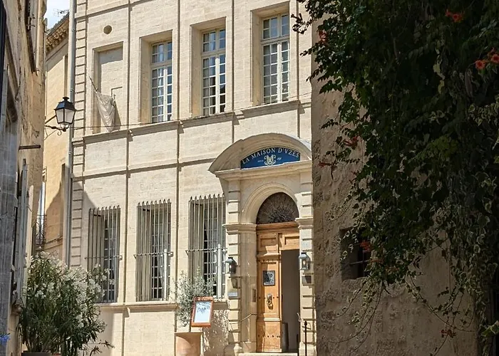 De Charme Au Coeur D'uzes * 위제
