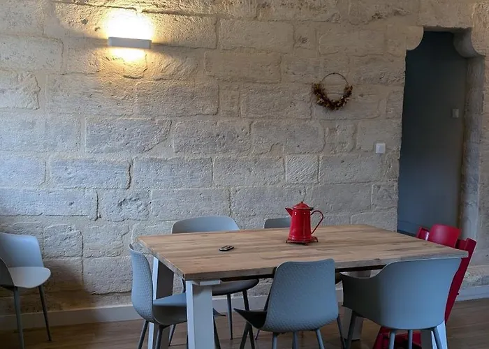 De Charme Au Coeur D'uzes * 위제