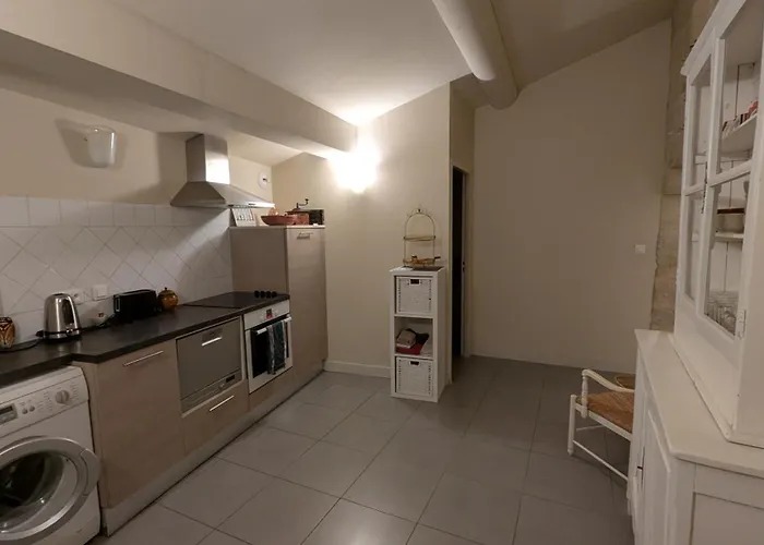 De Charme Au Coeur D'uzes 아파트
